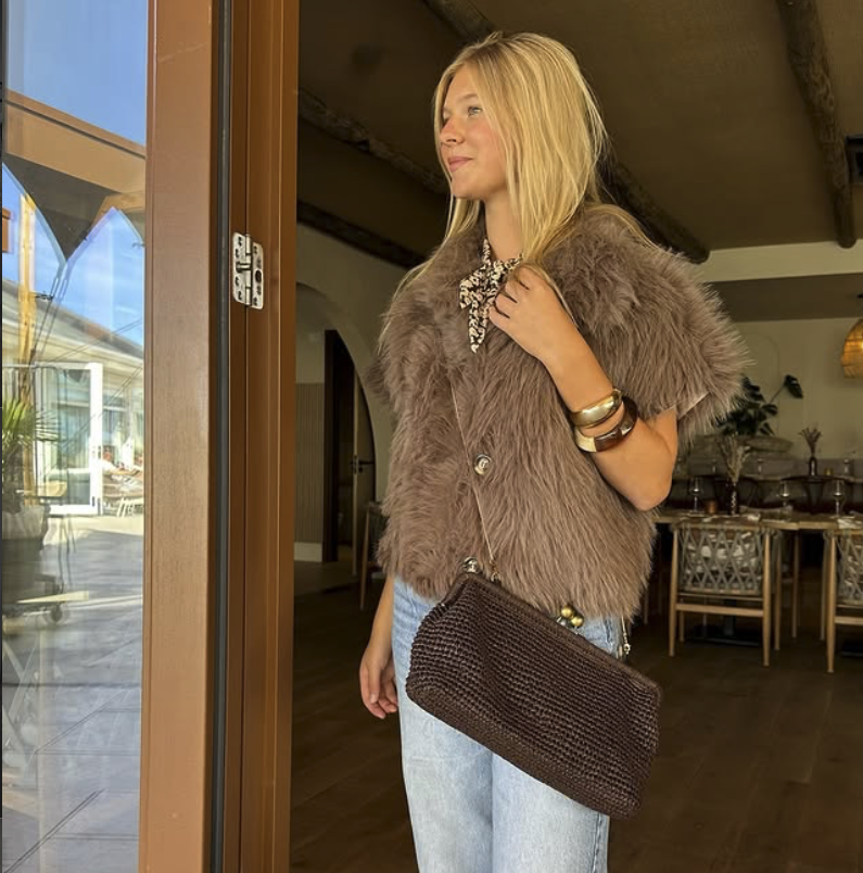 Accessoire detail in een premium fashion setting